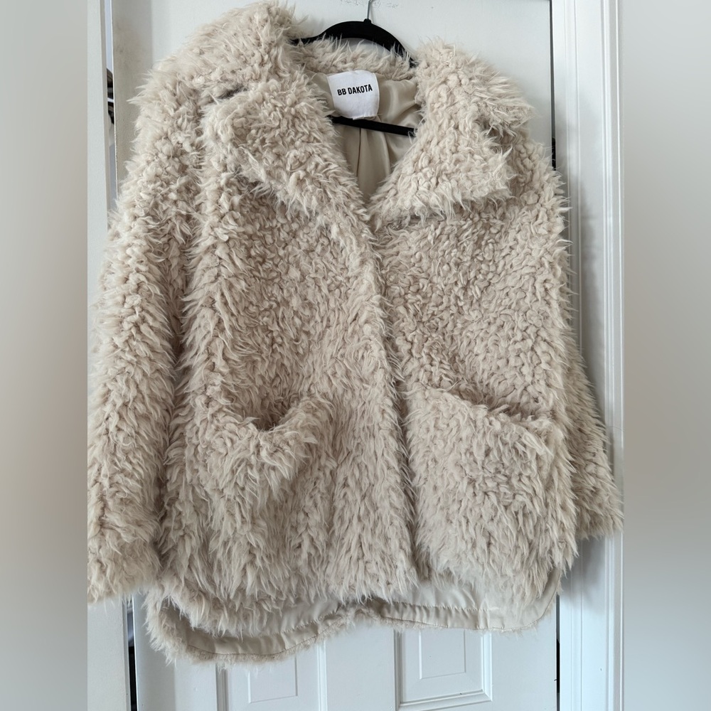 BB Dakota Cream Shaggy Faux Fur Jacket Oversized Cozy Winter Coat Women’s Size M